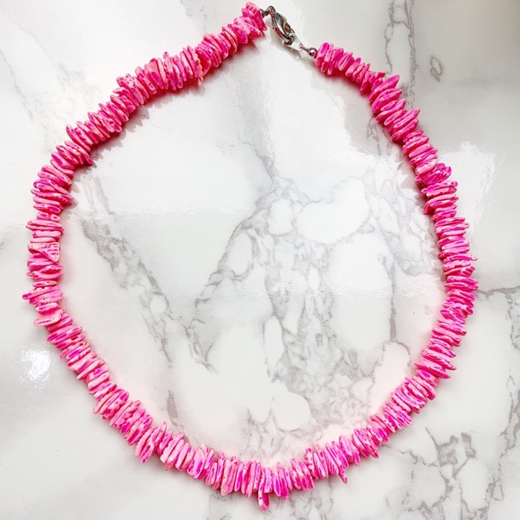 Jewelry - Pink Puka Shell Piece Choker Necklace